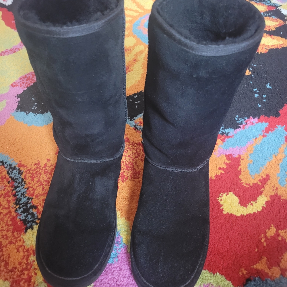 Size 10 Koolaburra Mid-Calf-Black Suede-Great Condition.